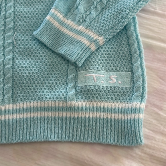 Taylor Swift Version 1989 Chunky Knit Long Sleeve Cardigan Oversized Medium NWT - Picture 2 of 9